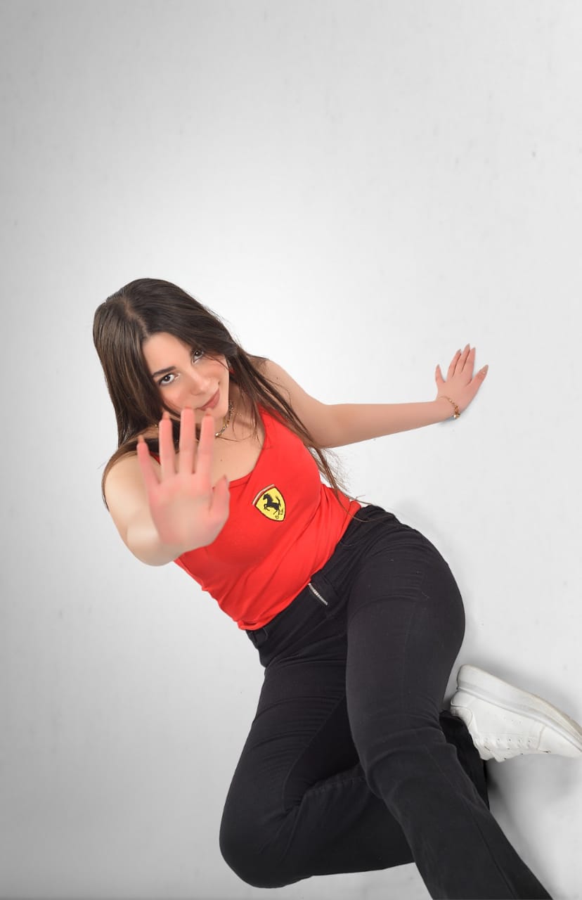 Top CUT FERRARI red
